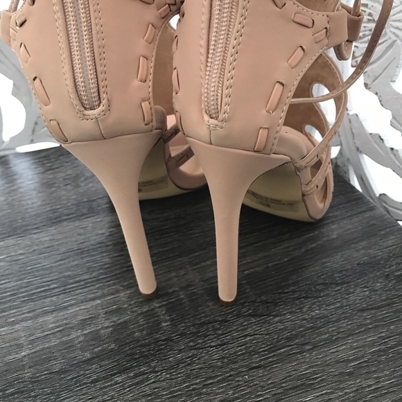 Blush Pink Side Cutout Heels - Picture 6 of 7